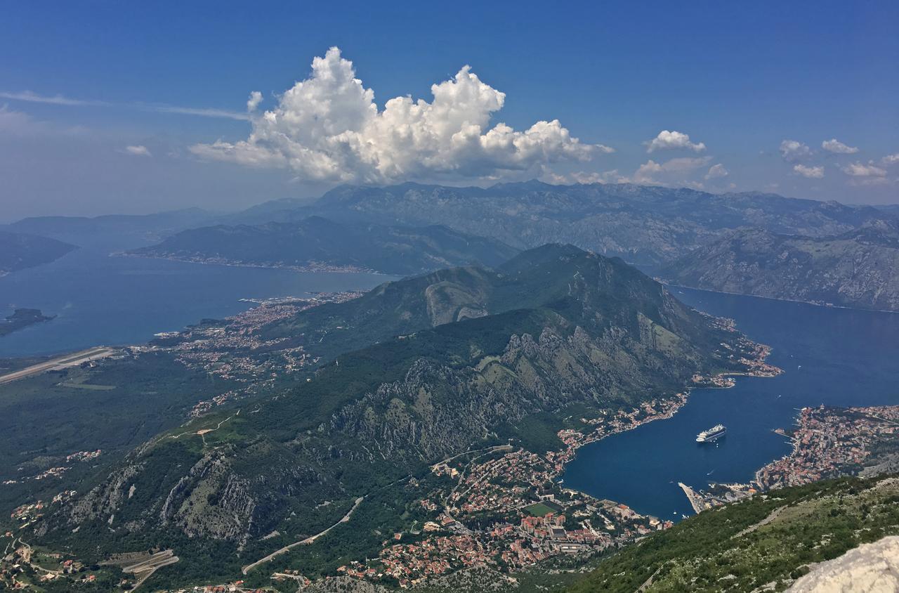 Melodia Del Mare Lägenhet Kotor Exteriör bild
